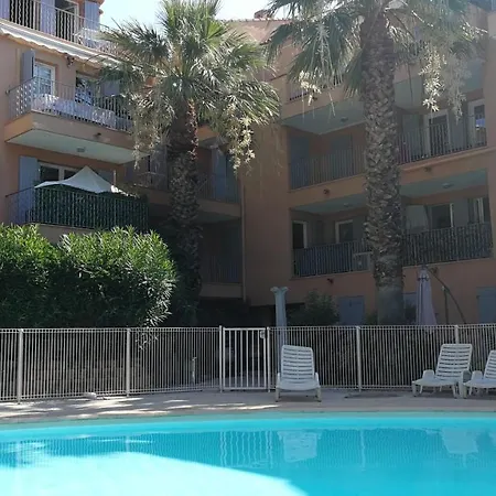 4 Personnes - Piscine *