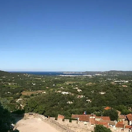 4 Personnes - Piscine Grimaud